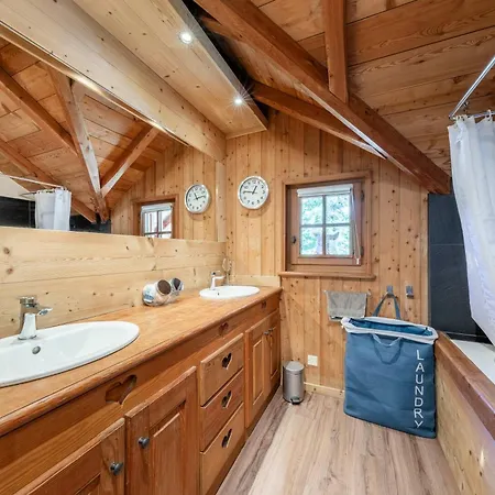 Echyllo Chalet Vroville