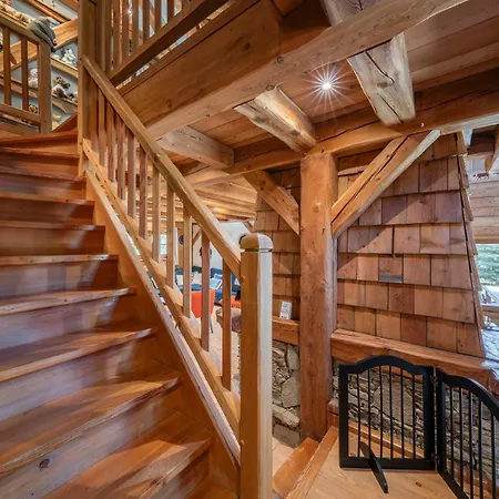 Echyllo Chalet *